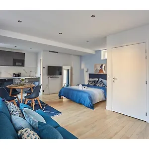 Apartment Porte Maillot Arc De Triomphe By Prestige, Paris